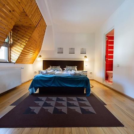 Vila Bradet บุชเตนี ภายนอก รูปภาพ
